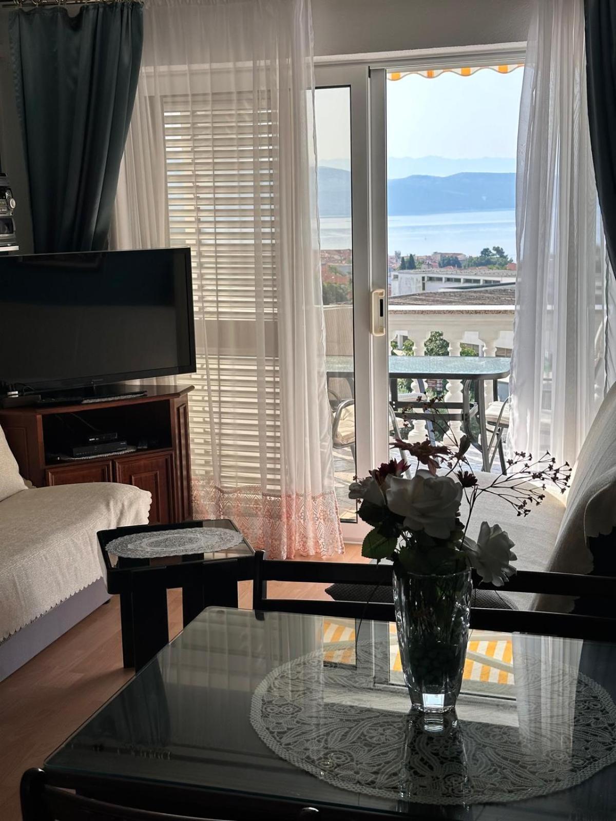 Apartmani Djurda 克尔克 外观 照片