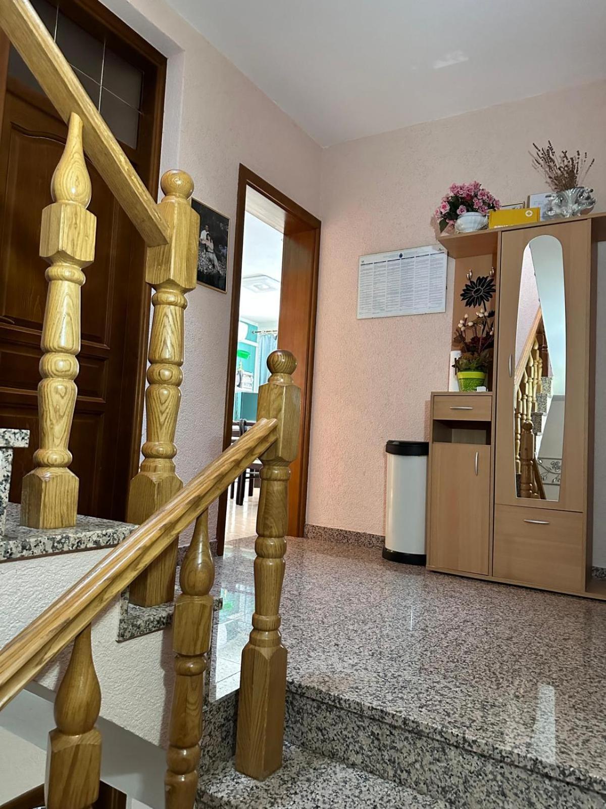 Apartmani Djurda 克尔克 外观 照片