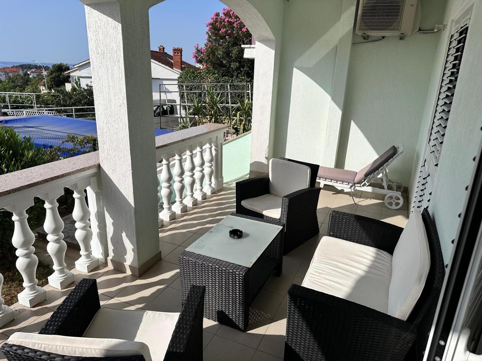Apartmani Djurda 克尔克 外观 照片