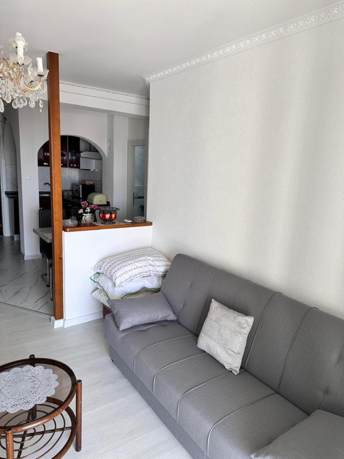 Apartmani Djurda 克尔克 外观 照片