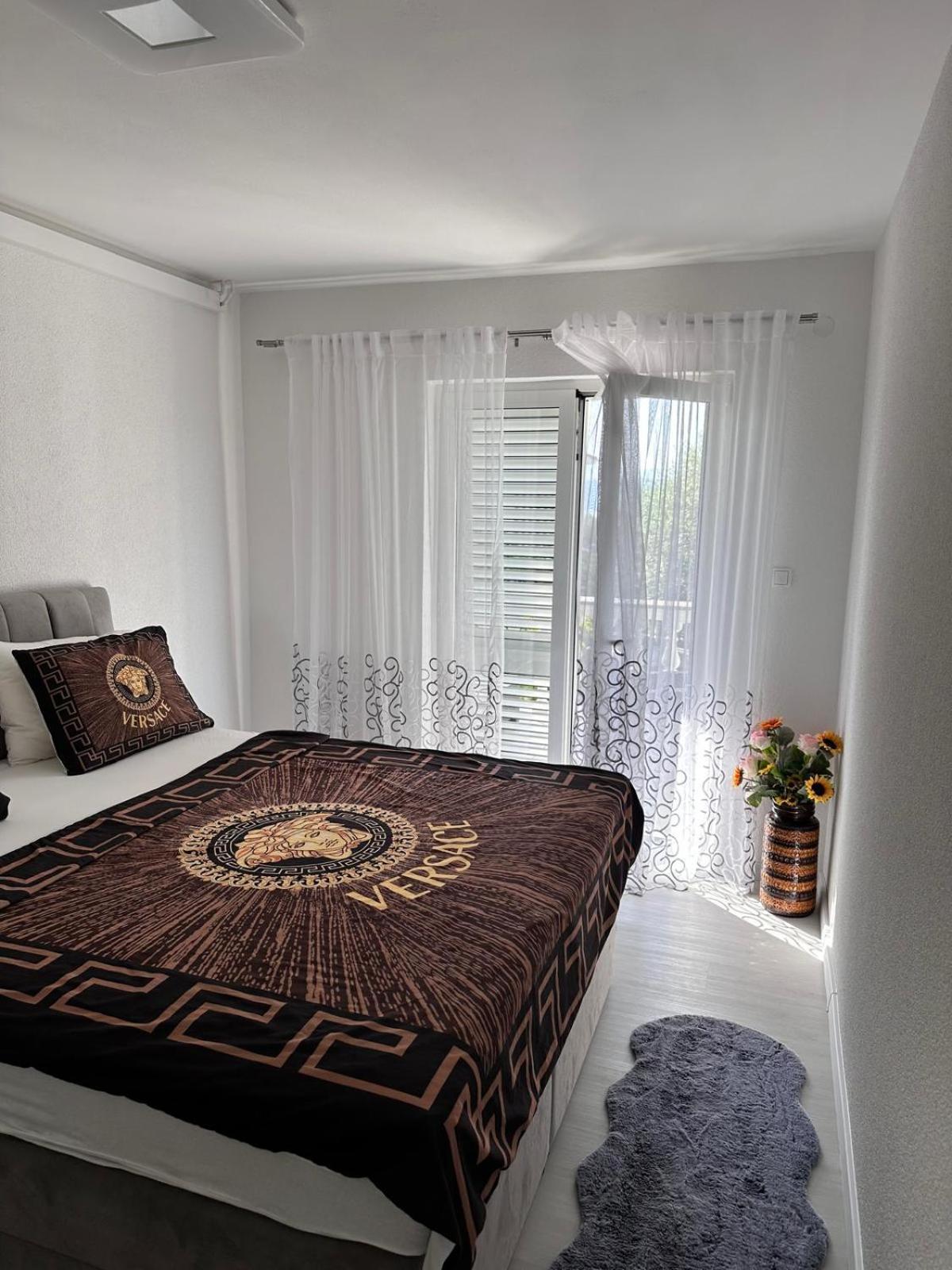 Apartmani Djurda 克尔克 外观 照片