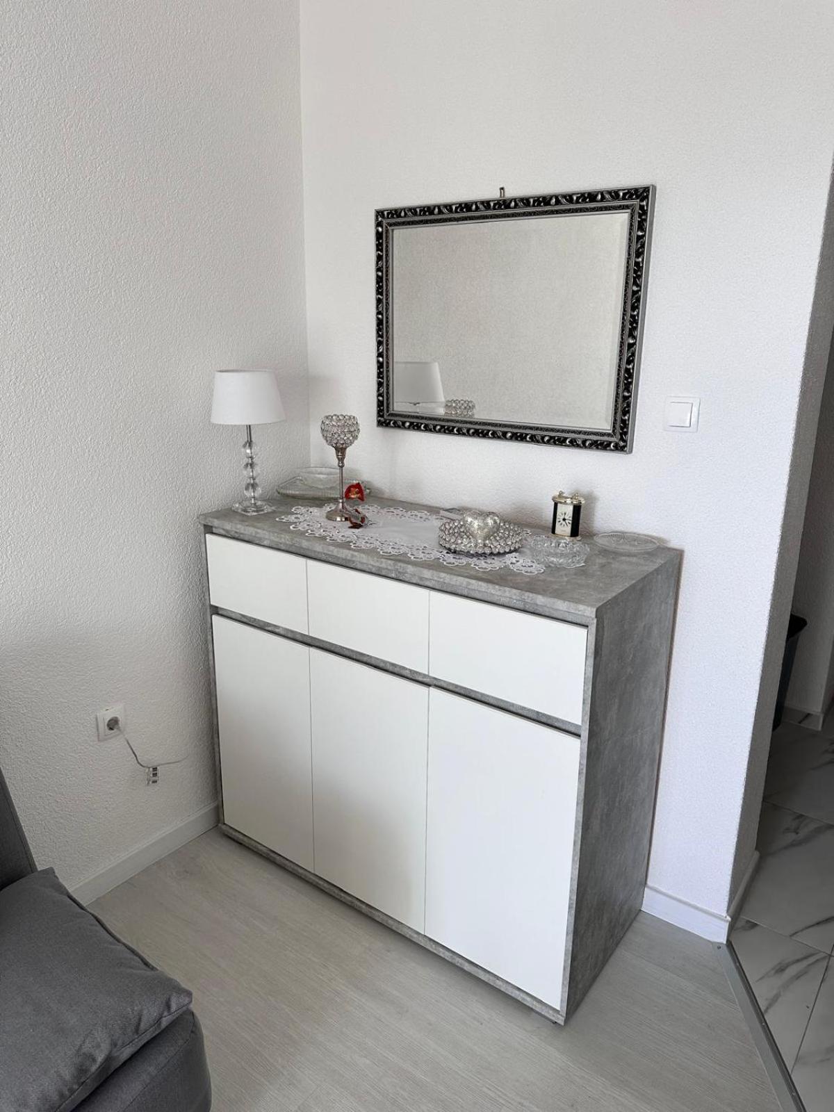 Apartmani Djurda 克尔克 外观 照片